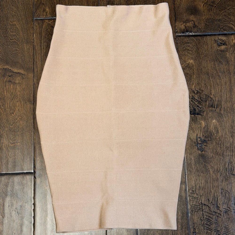 bebe Classic Beige Pencil Skirt